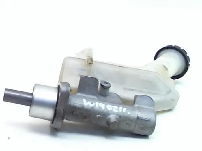 Master cylinder Nissan Note