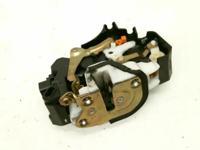 Front door lock mechanism 4-door, right Mitsubishi Colt