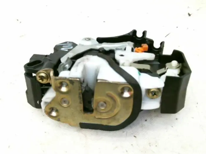 Front door lock mechanism 4-door, right Mitsubishi Colt