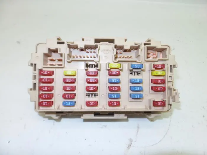 Fuse box Nissan X-Trail