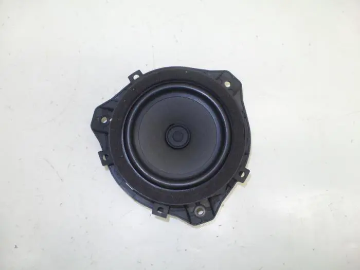 Speaker Kia Rio