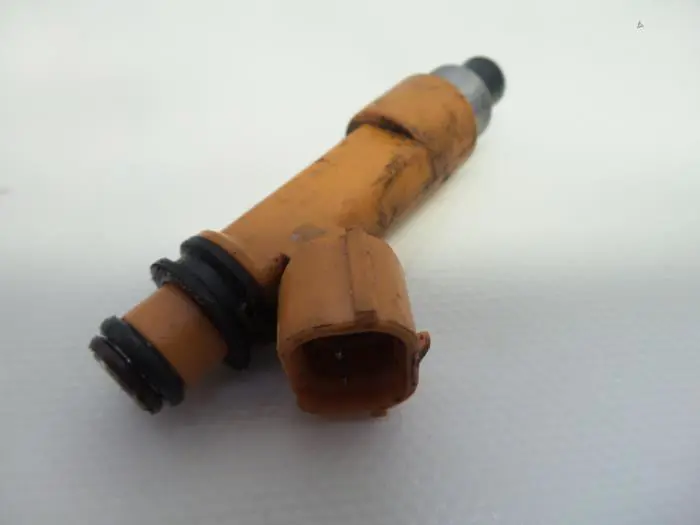 Injector (petrol injection) Suzuki Wagon R+