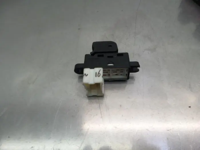 Electric window switch Nissan Note