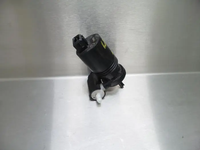 Windscreen washer pump Nissan Note