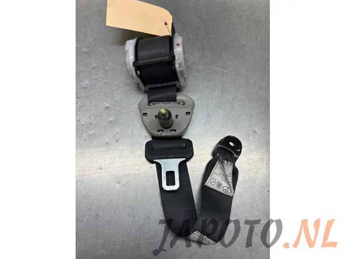 Rear seatbelt, right Toyota Corolla Verso