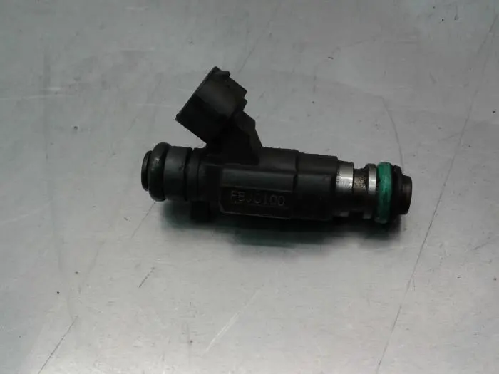 Injector (petrol injection) Nissan Primera