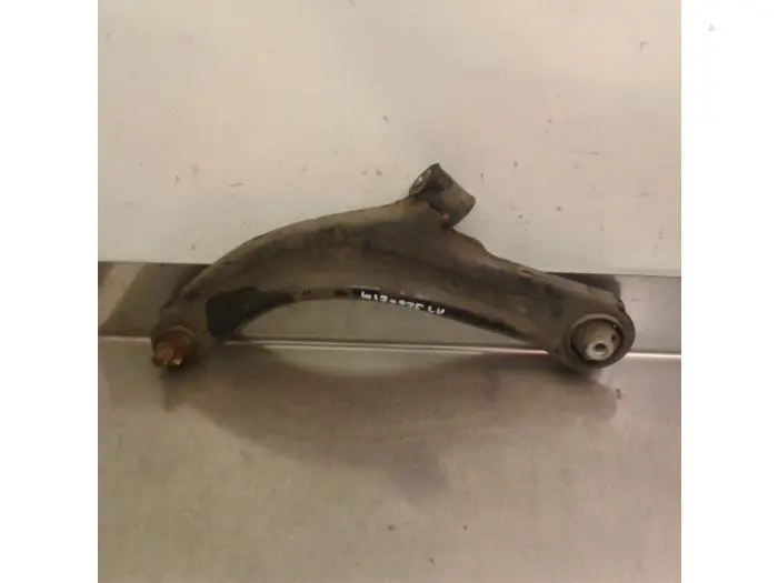 Front lower wishbone, left Nissan Note