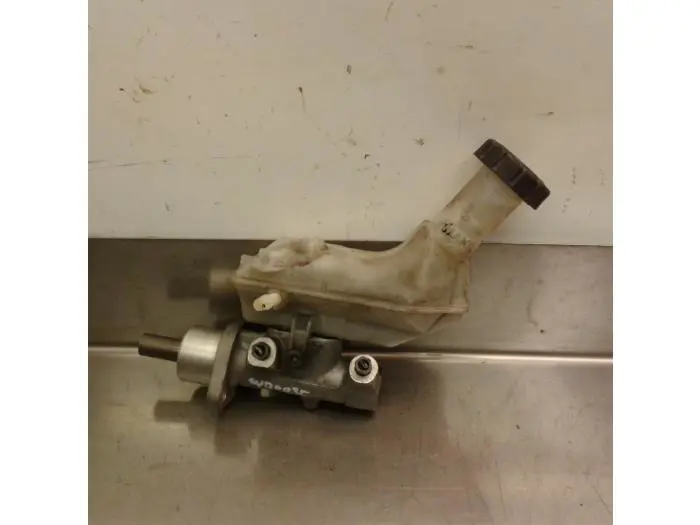 Master cylinder Nissan Note