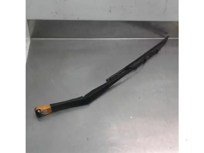 Front wiper arm Nissan Micra