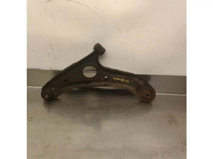 Front lower wishbone, left Hyundai Getz