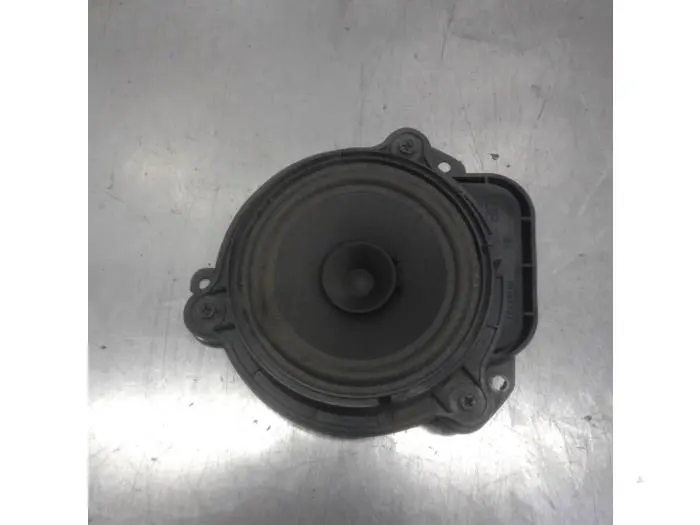 Speaker Nissan Navara