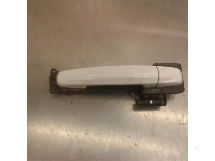 Front door handle 4-door, right Suzuki Celerio