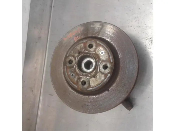 Front wheel hub Suzuki Swift